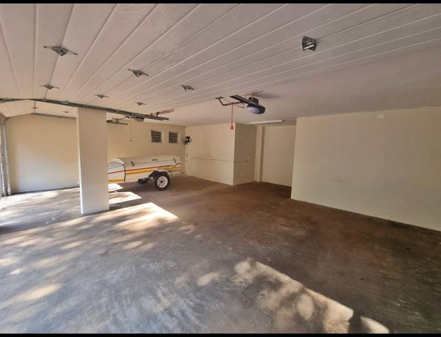 5 BEDROOM HOUSE FOR SALE IN RASLOUW
